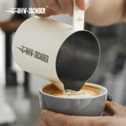 Alternative view of Ca Đánh Sữa 5.0 MHW-3BOMBER 400ml Trắng Ngà – Dụng Cụ Latte Art Chuyên Nghiệp